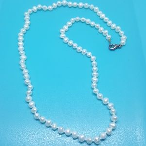 Freshwater pearls necklace